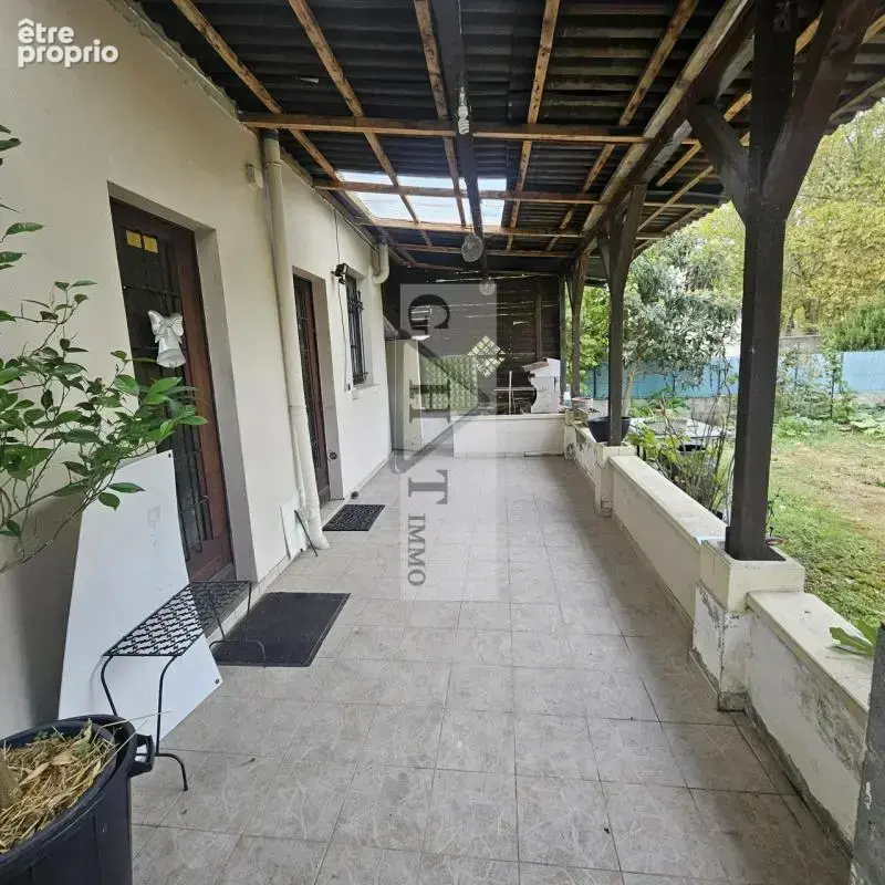 Local commercial 214 m² proche RER - photo 20