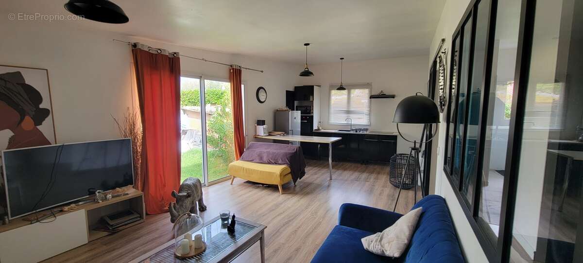 T1 indépendant - pièce principale - Maison à LE TEMPLE