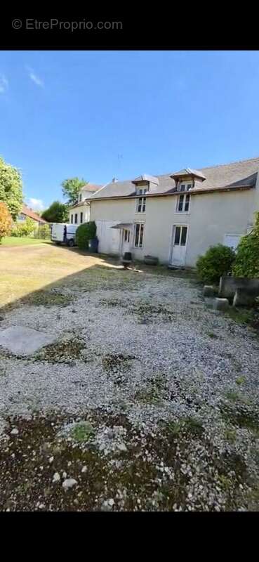 Maison 285 m² à Troyes  - photo 2