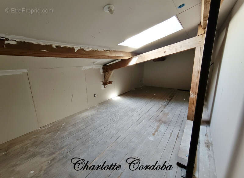 Maison à FEUGAROLLES