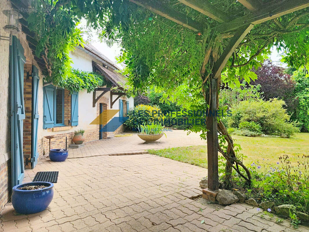Maison à AMILLY