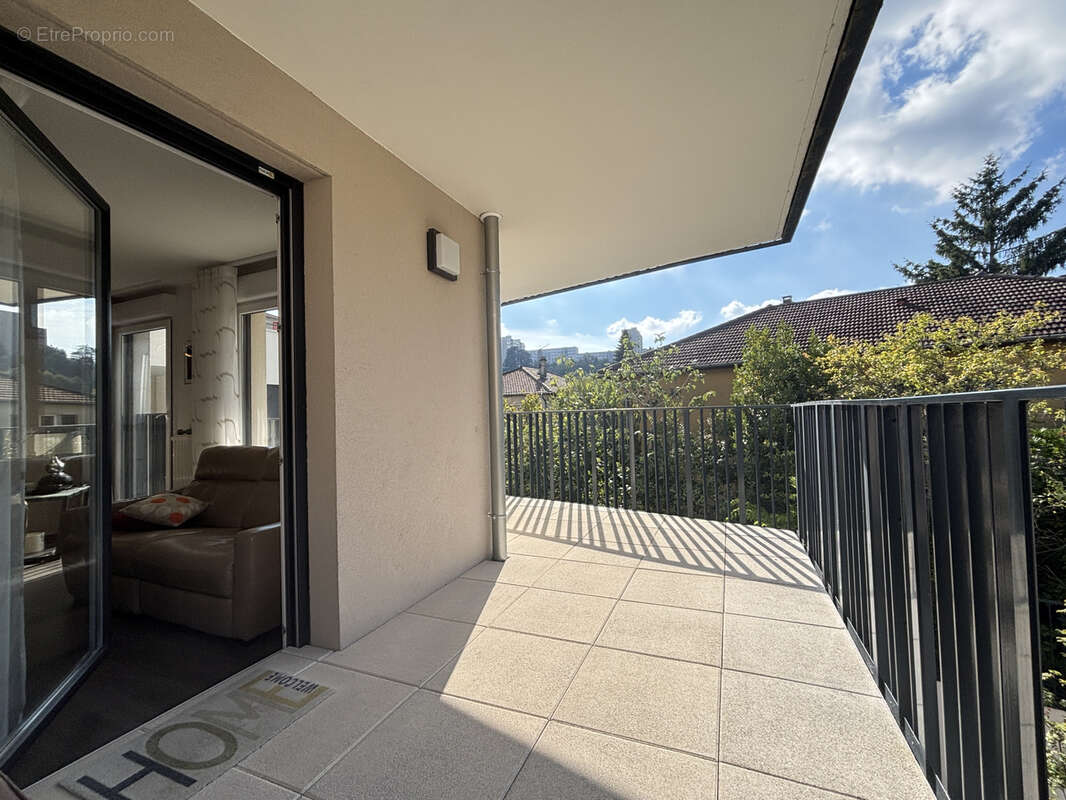 Appartement à OULLINS