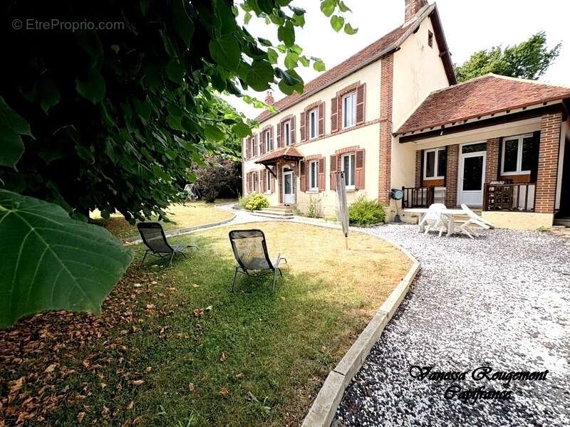 Maison à vendre 7 pièces LA CELLE SAINT CYR (89) - photo 14