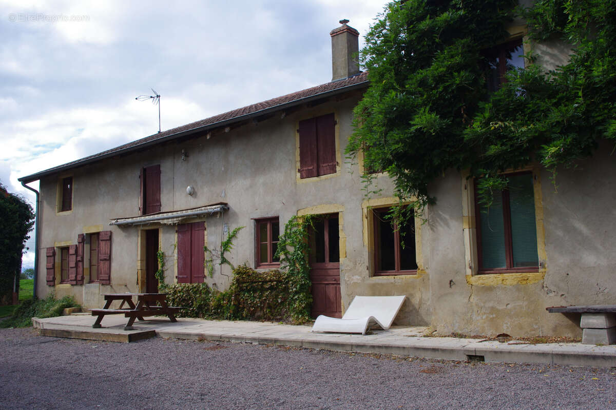 Maison à SAINT-PIERRE-LA-NOAILLE