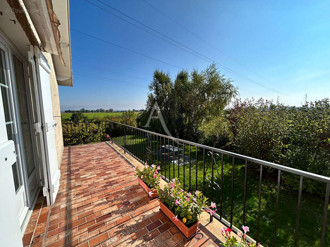 Maison à SAINT-MARTIN-BELLE-ROCHE