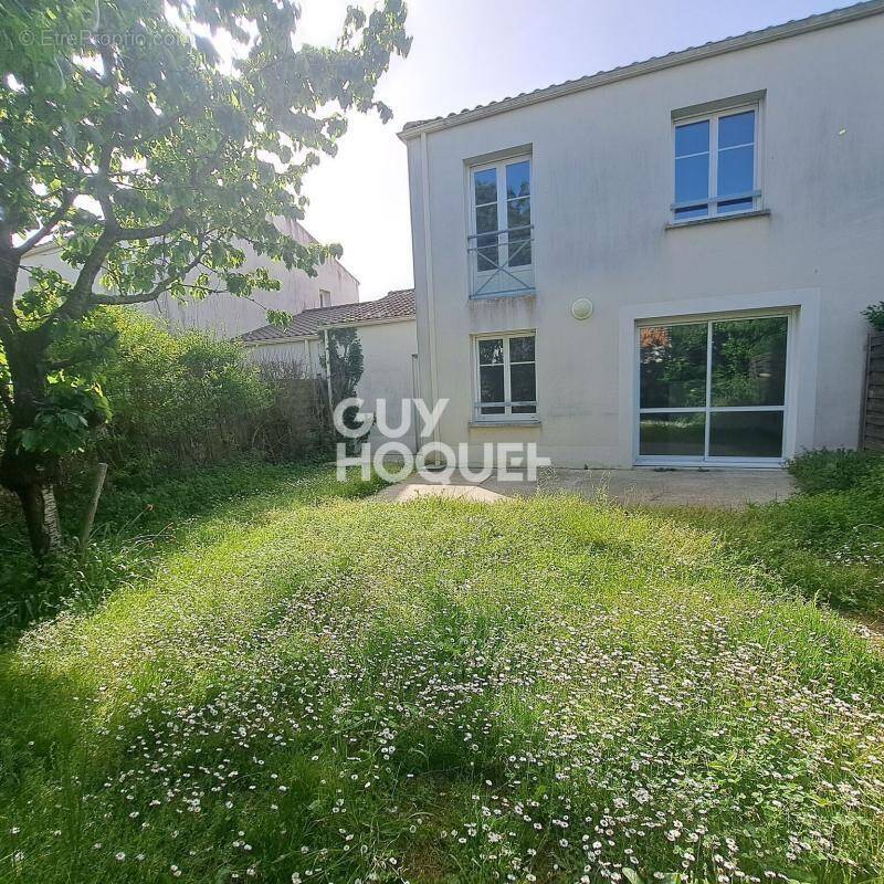 Maison à SURGERES