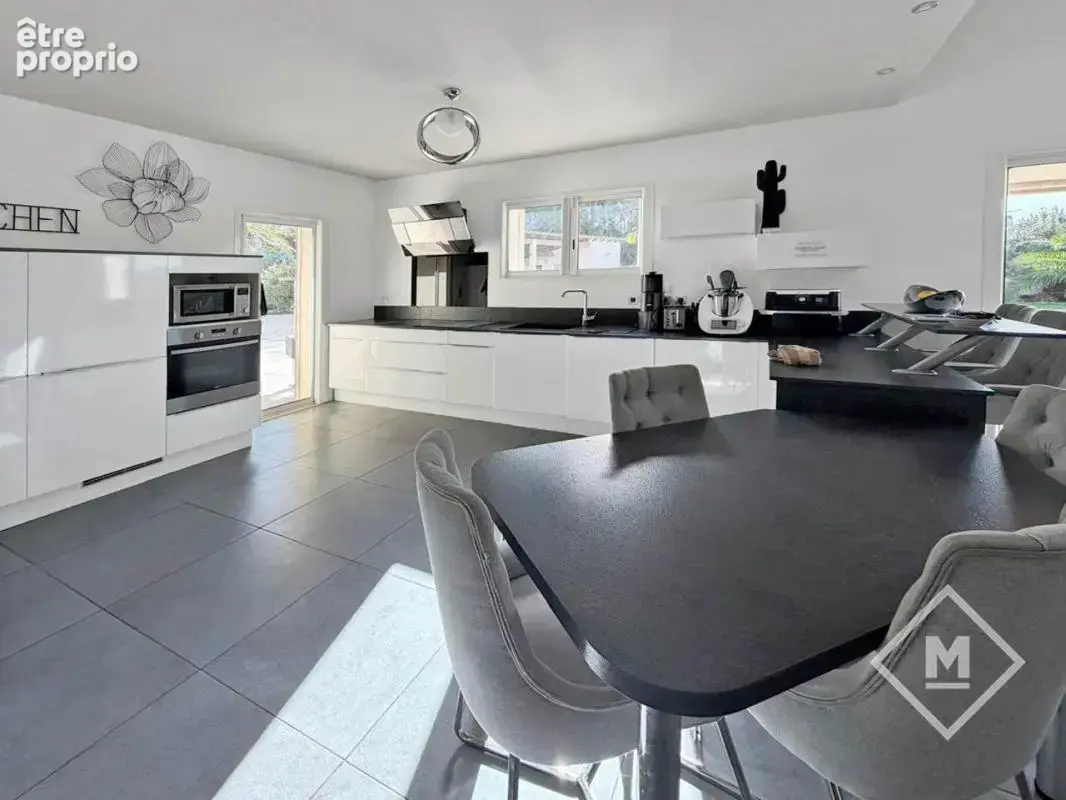 Maison d’Architecte de 250 m² dans un Écrin Arboré de 3 000 m² - photo 15