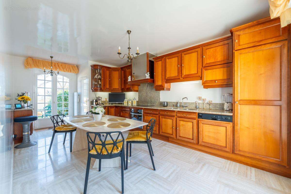 Maison 190 m² à Epinay-Sur-Orge  - photo 5