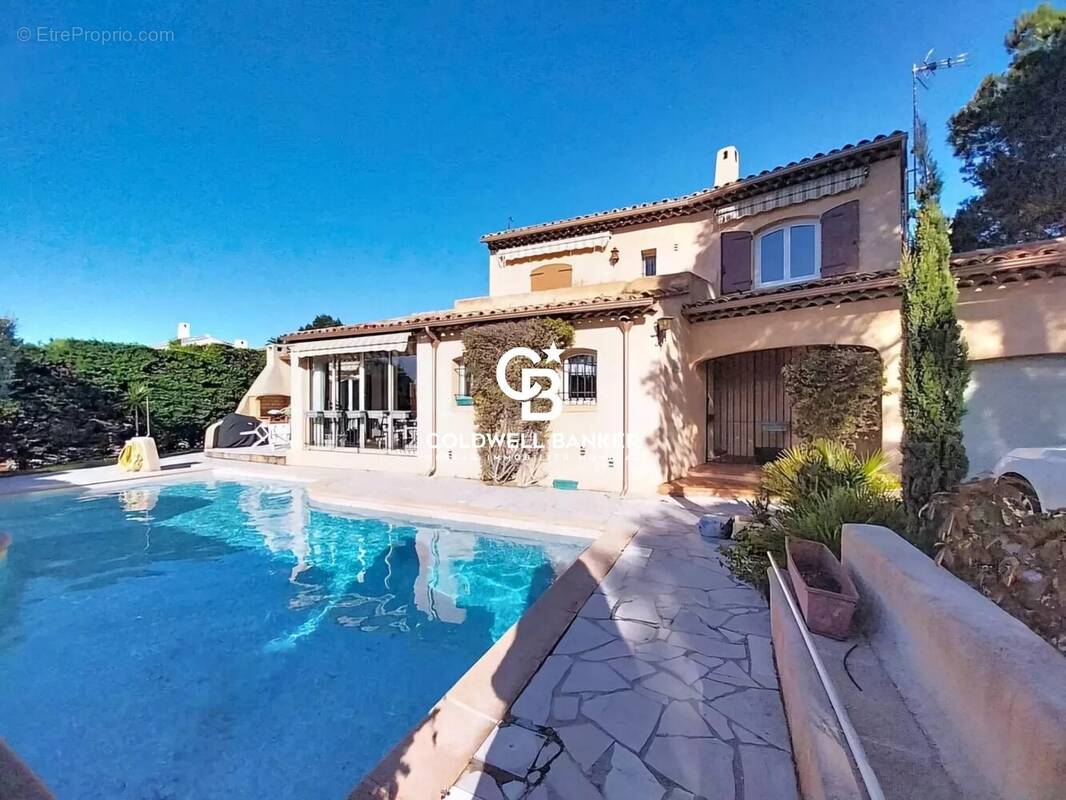 Maison à FREJUS