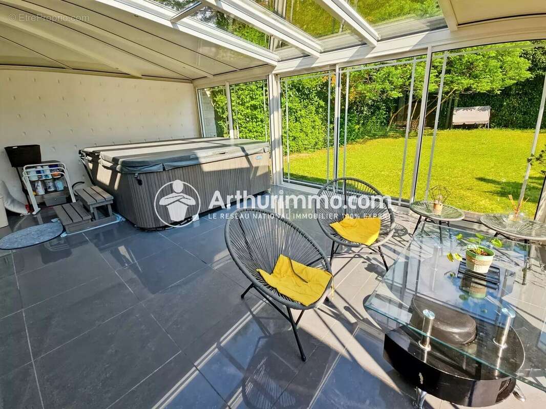 Maison à SAINT-PIERRE-DU-PERRAY