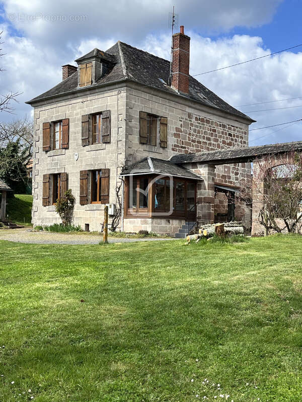 Maison à OBJAT