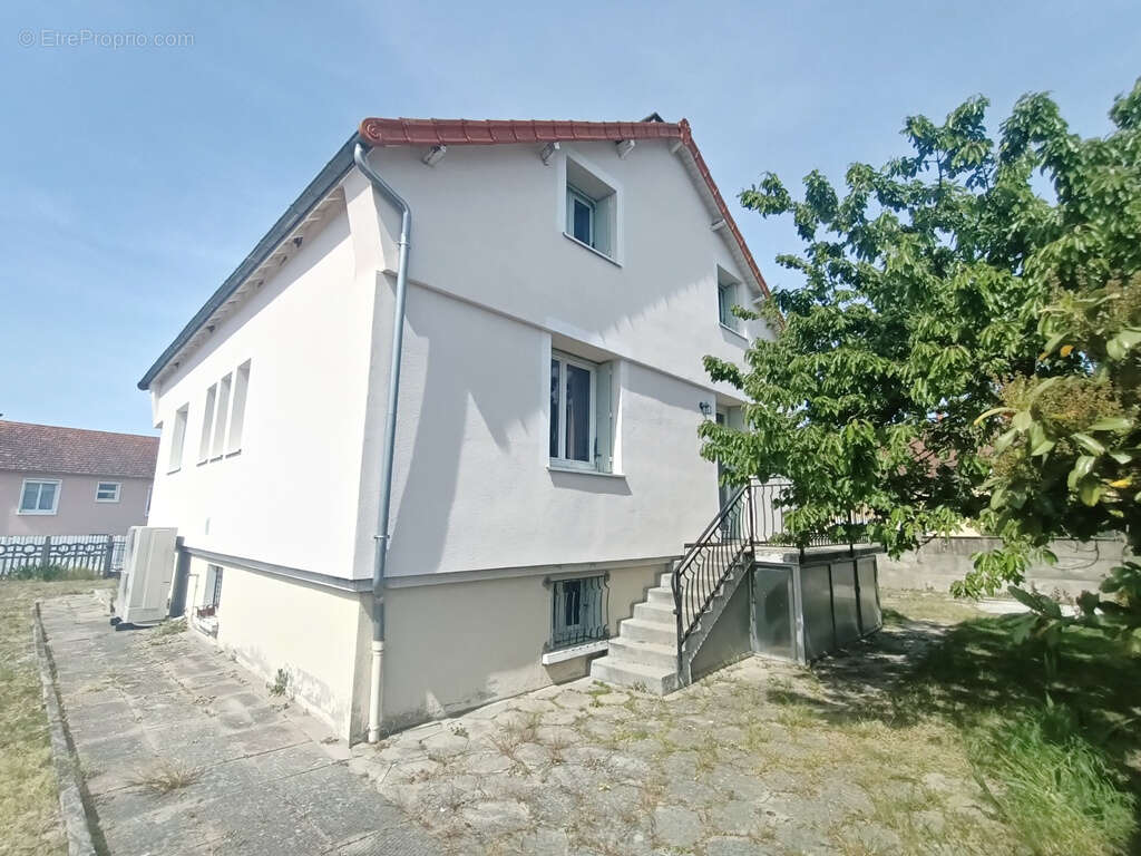 Maison à SAINT-POURCAIN-SUR-SIOULE