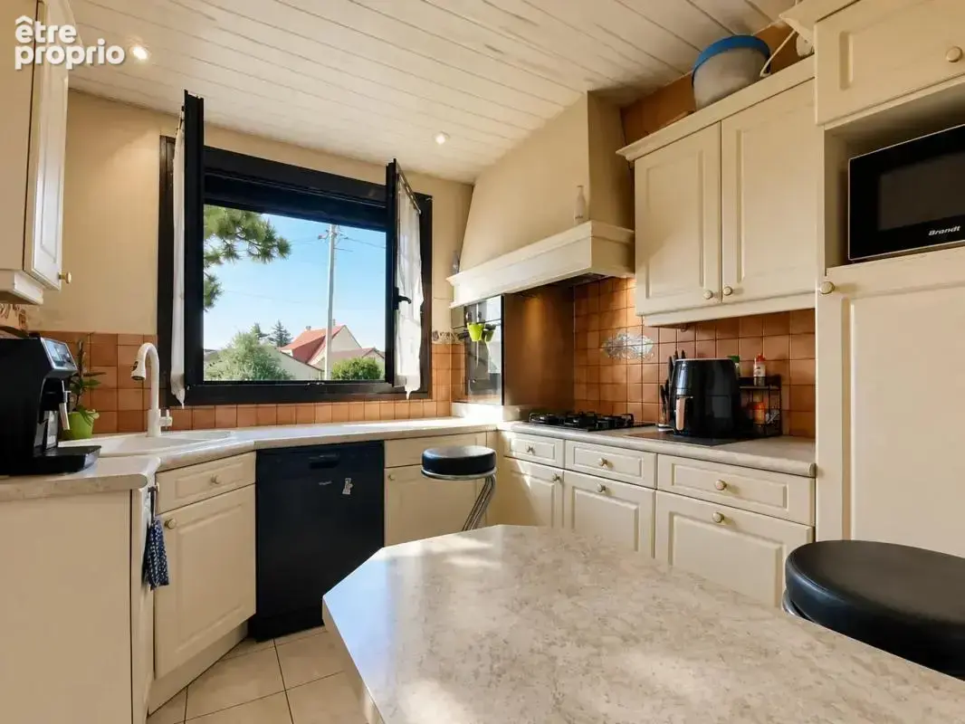 Maison de 5 pièces de 100 m² à Goussainville - photo 5