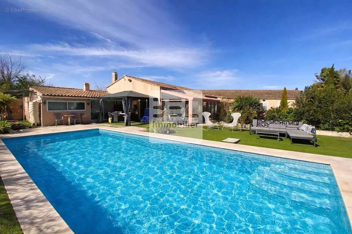 Maison à SAINT-SATURNIN-LES-AVIGNON