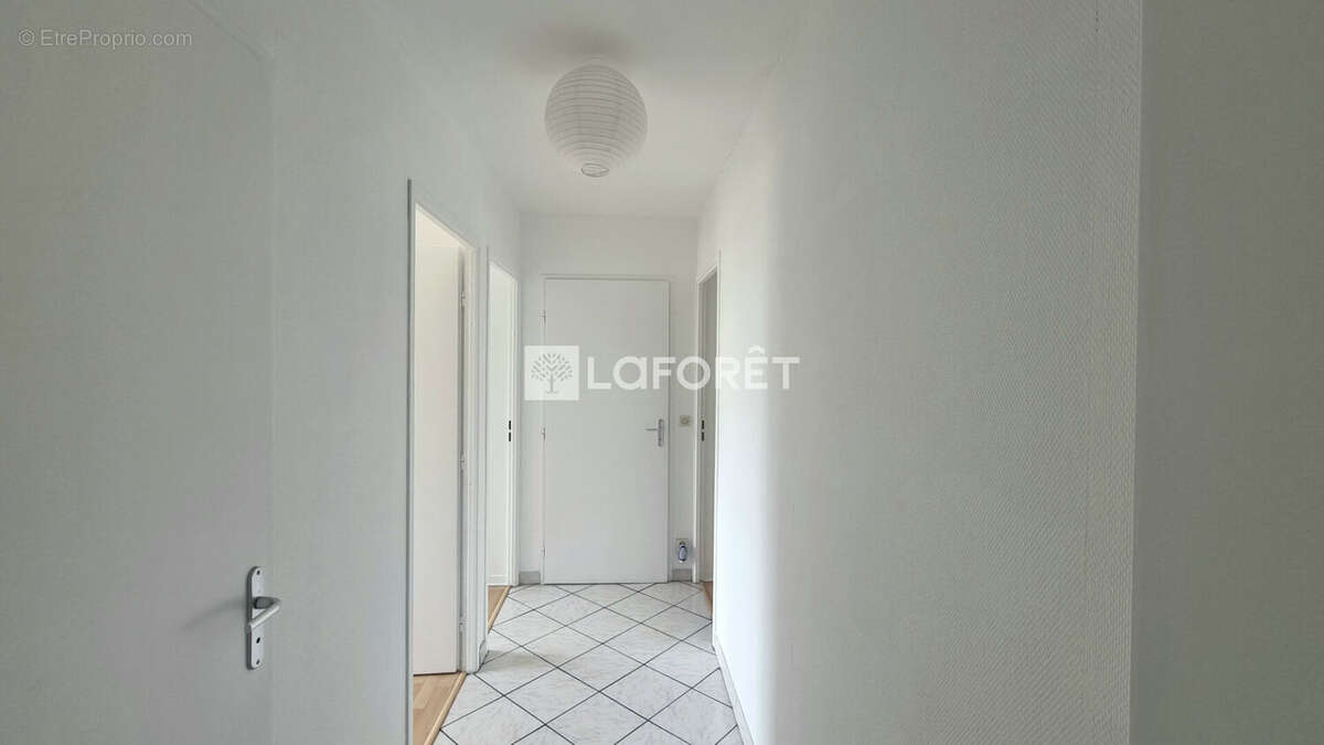 Appartement à VILLENEUVE-LA-GARENNE