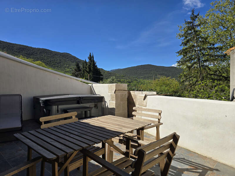 Maison rénovée - terrasse avec vue - jacuzzi - dpe b - 3 espaces nuit - dépendances de 92 m² - photo 8