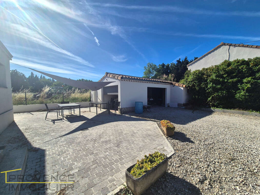 Maison à MONTELIMAR