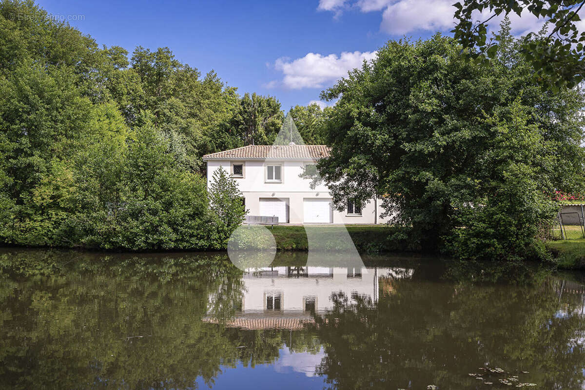 Maison à SAINT-DENIS-DE-PILE