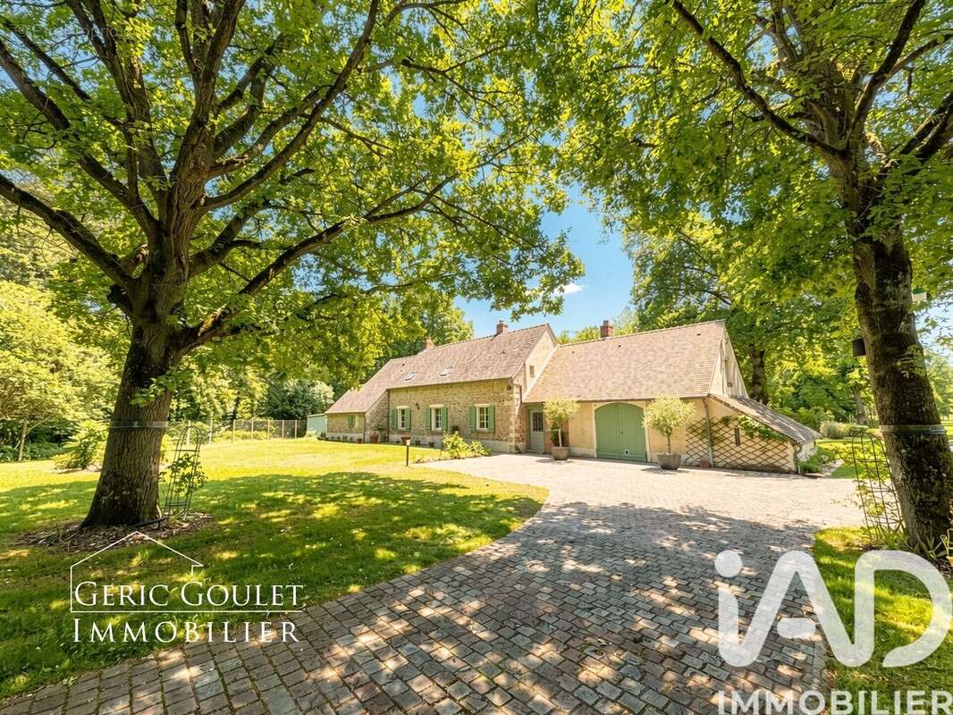 Maison 204 m² à Clairefontaine-En-Yvelines  - photo 2