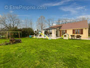 Maison à CHAUMES-EN-BRIE