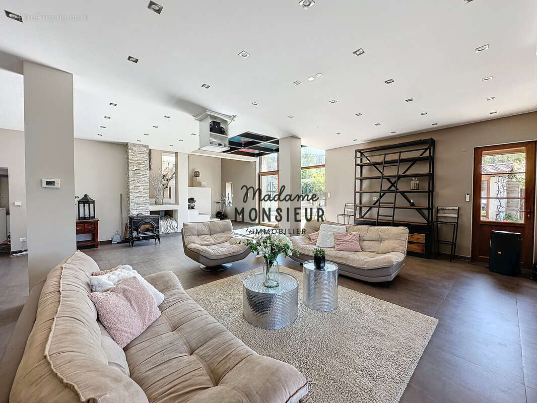 Maison à BOURGOIN-JALLIEU