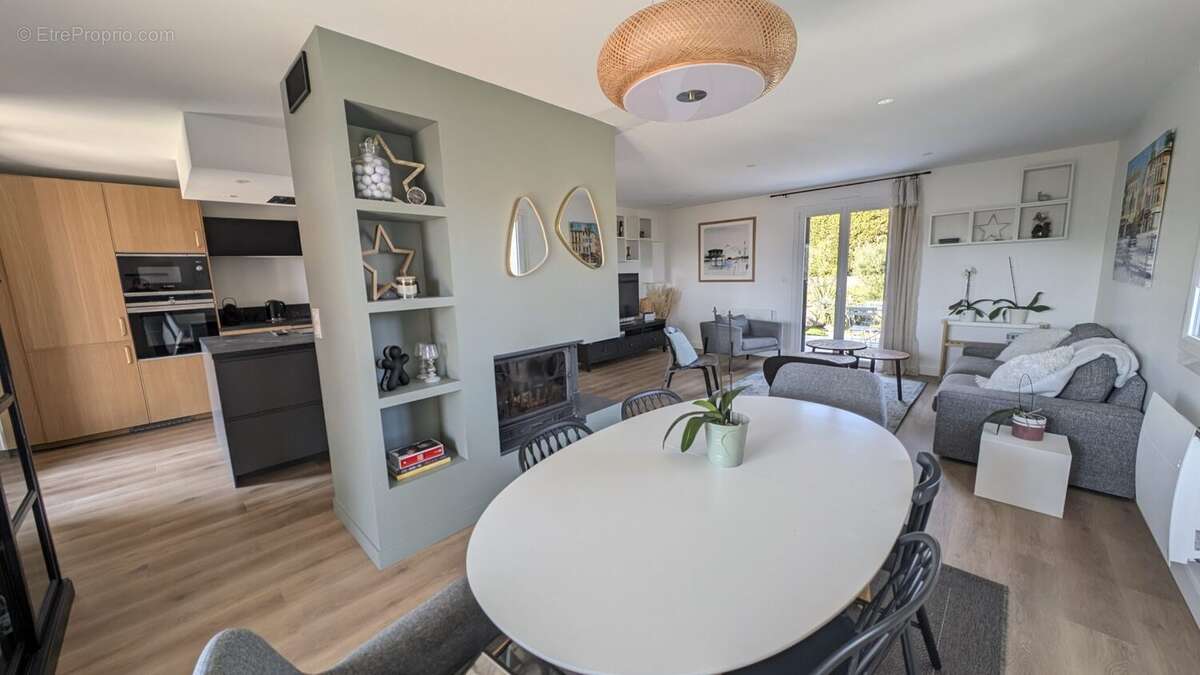 Maison à LA ROCHE-BLANCHE