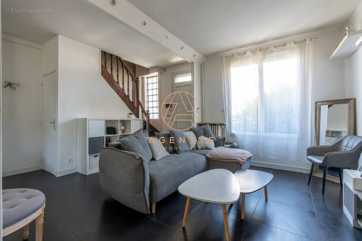 Maison à LE PERREUX-SUR-MARNE