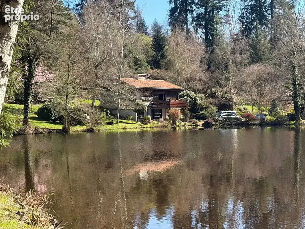 Propriété de 11 hectares avec maison, dépendance, et 2 étangs, entourée de bois. - photo 1