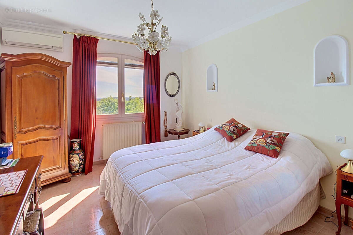 A VENDRE EN EXCLUSIVITE à Draguignan - Maison 4 pièces Lumineuse et calme avec belle vue - photo 13