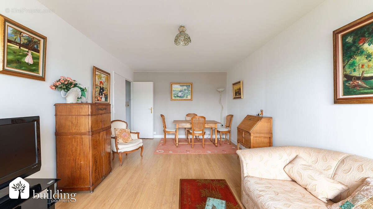 Appartement à COURBEVOIE