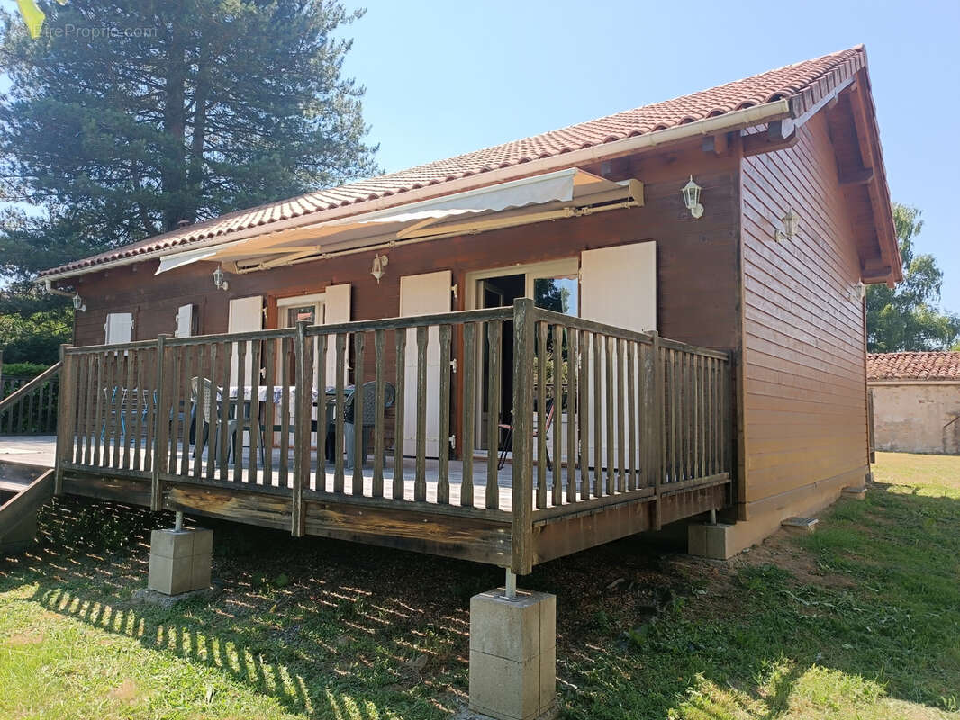 Maison à BLANZAC