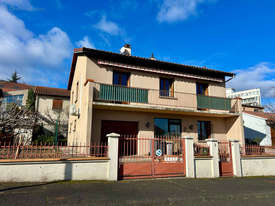 Maison à CLERMONT-FERRAND