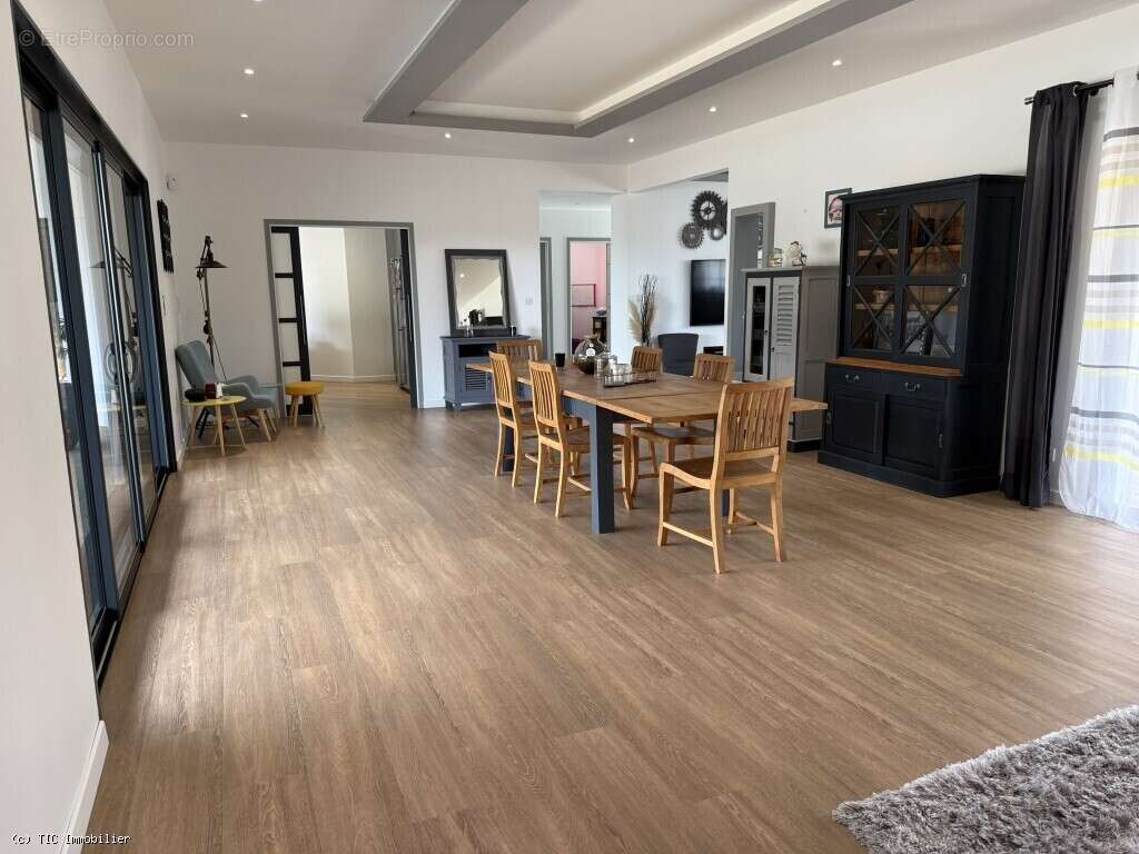 Maison à RUFFEC