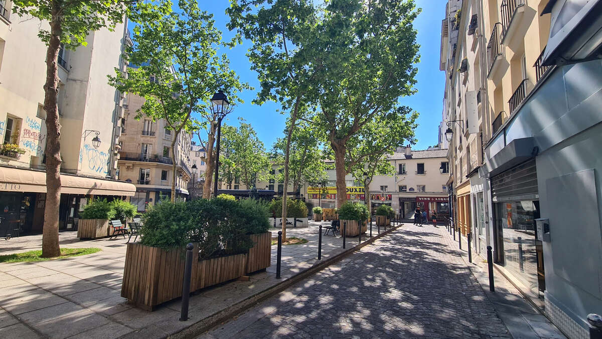 Commerce à PARIS-2E