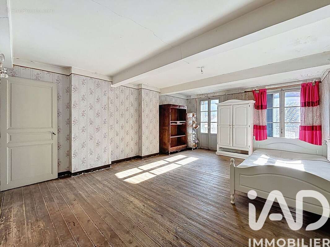 Maison 130 m² à Corbere-Les-Cabanes  - photo 6