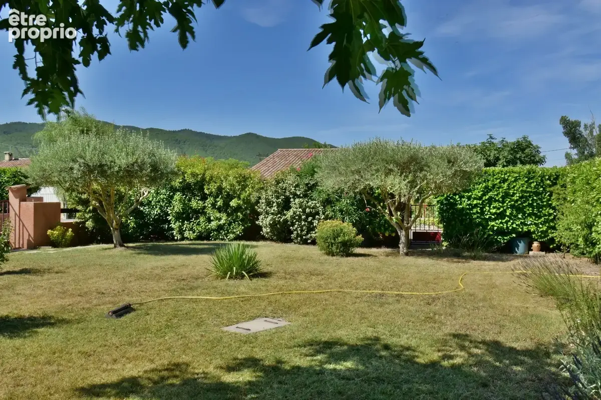 CARREFOUR BLÉONE-DURANCE – Villa traditionnelle de plain-pied en parfait état avec véranda, jardin et garage - photo 15