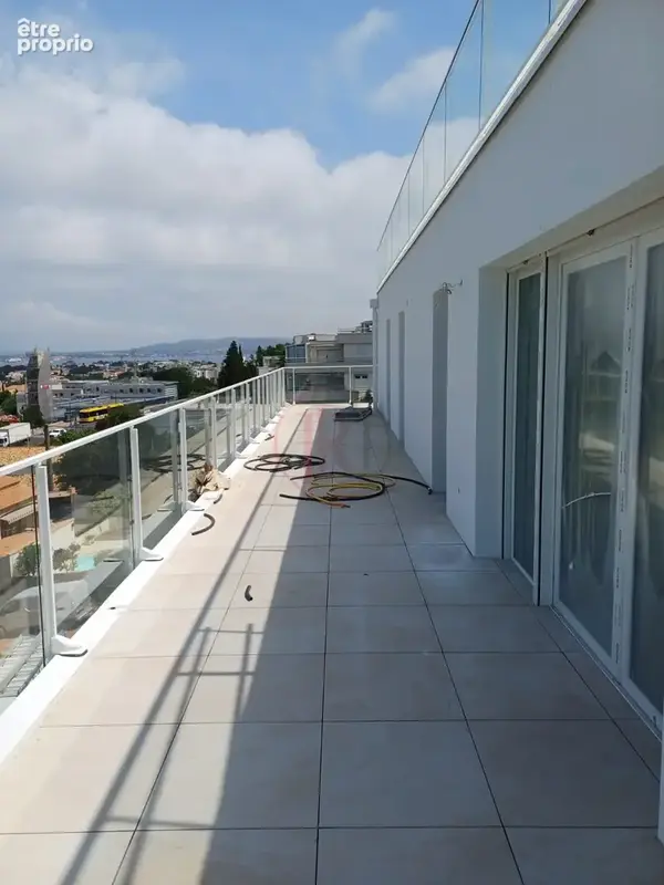 Appartement T 4 R+2 - photo 2