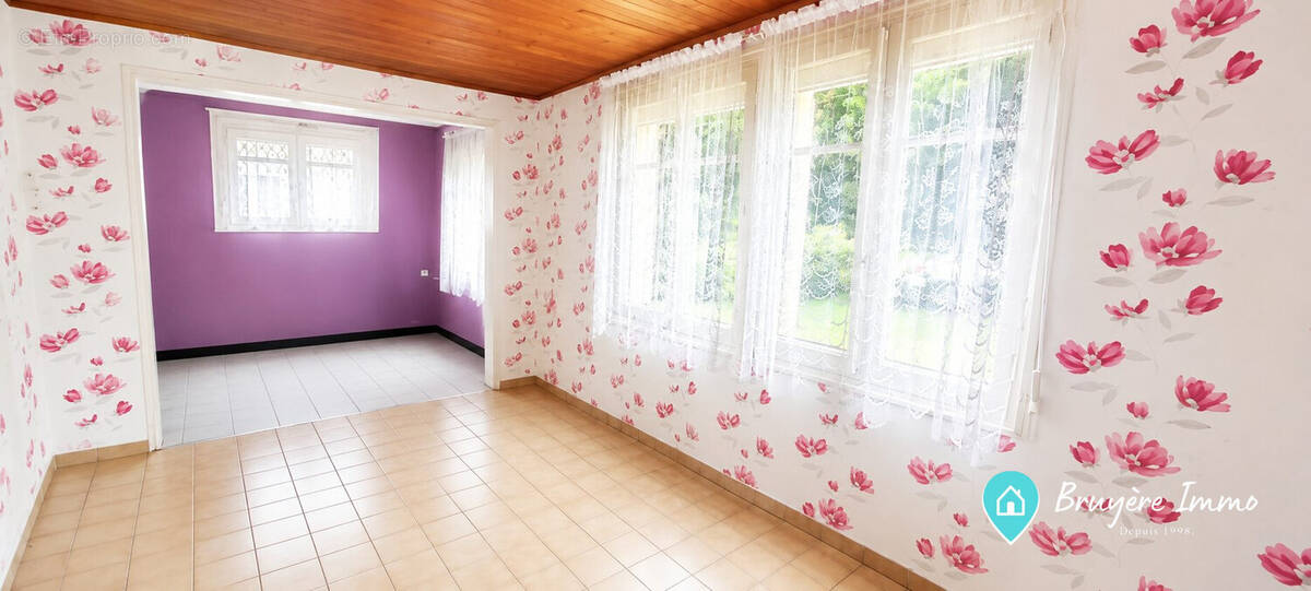 Maison à AUBENTON