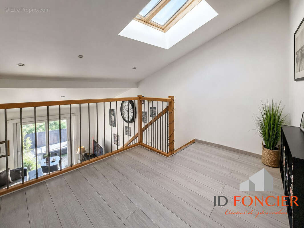 Appartement 81 m² à Chilly-Mazarin  - photo 8