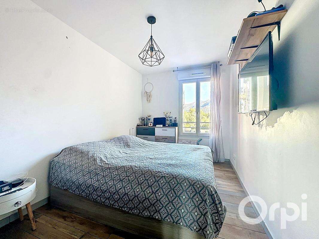 Appartement à CARROS