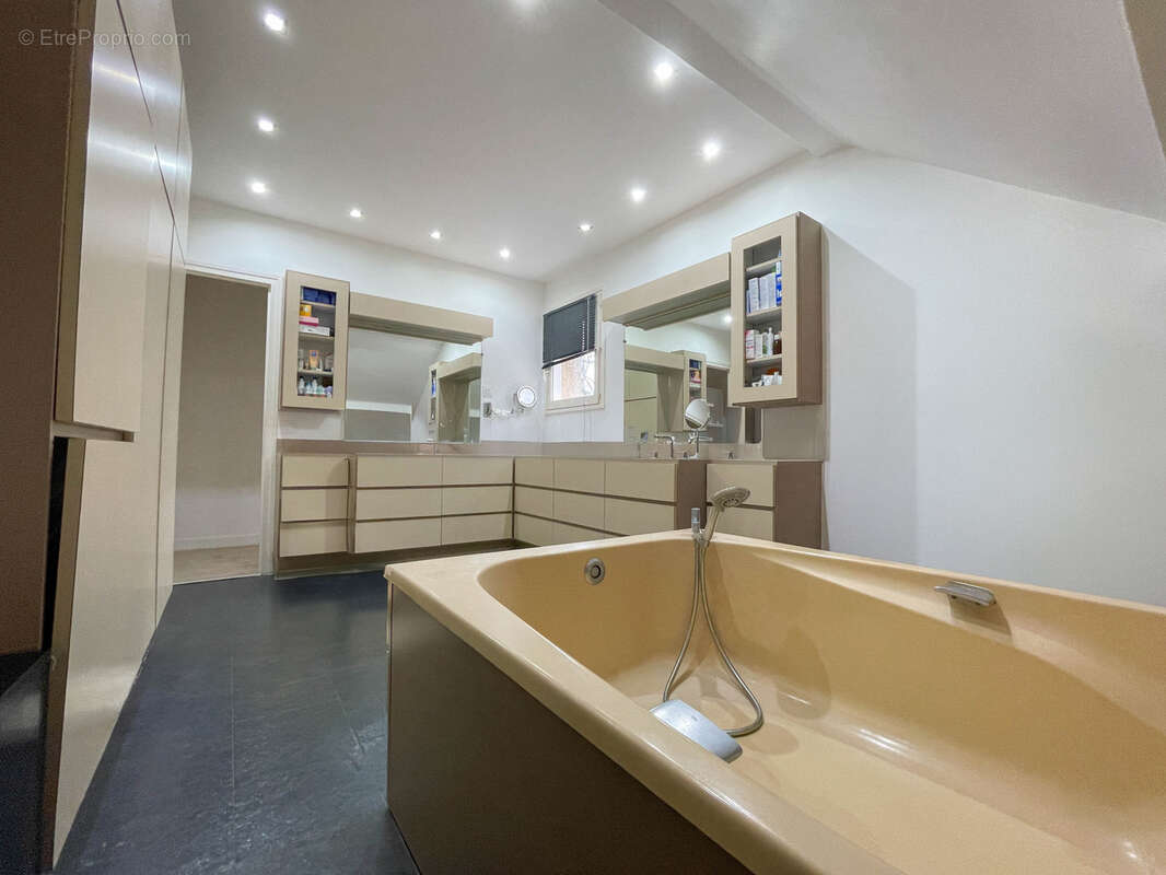 Propriété de 460m2 - 2 Habitations - photo 20