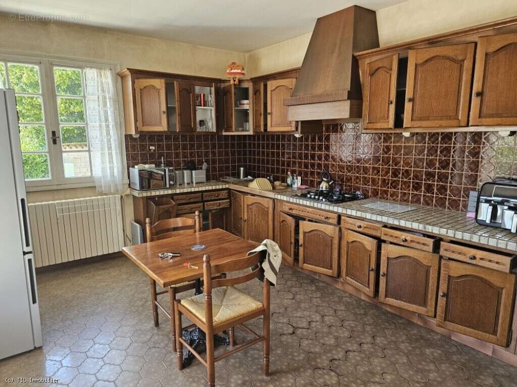 Beau Pavillon entre Ruffec et Sauzé-Vaussais - photo 6