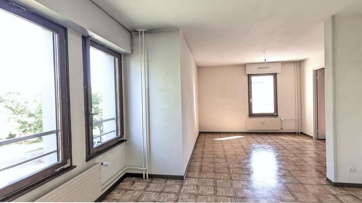 Grand et lumineux T3/4 avec cave (garage en option) - photo 4