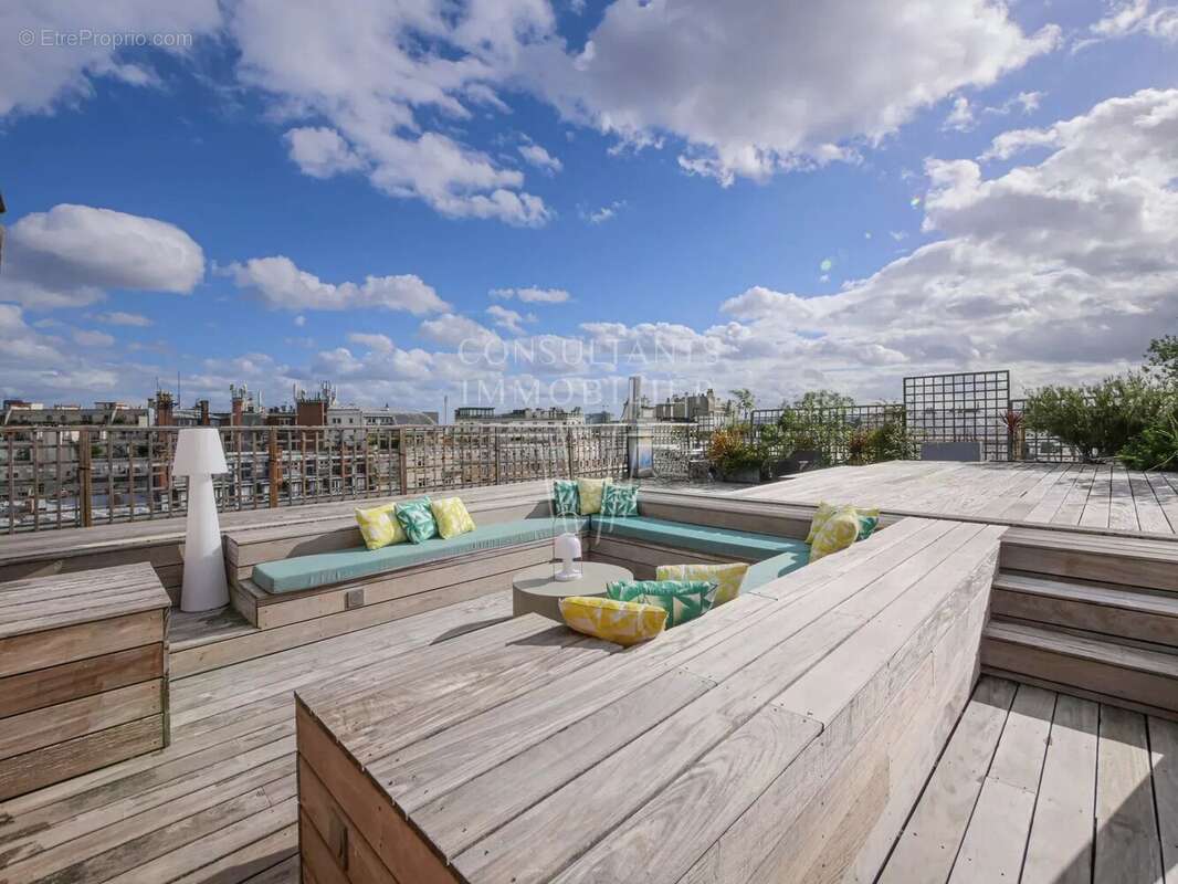 Appartement à PARIS-16E