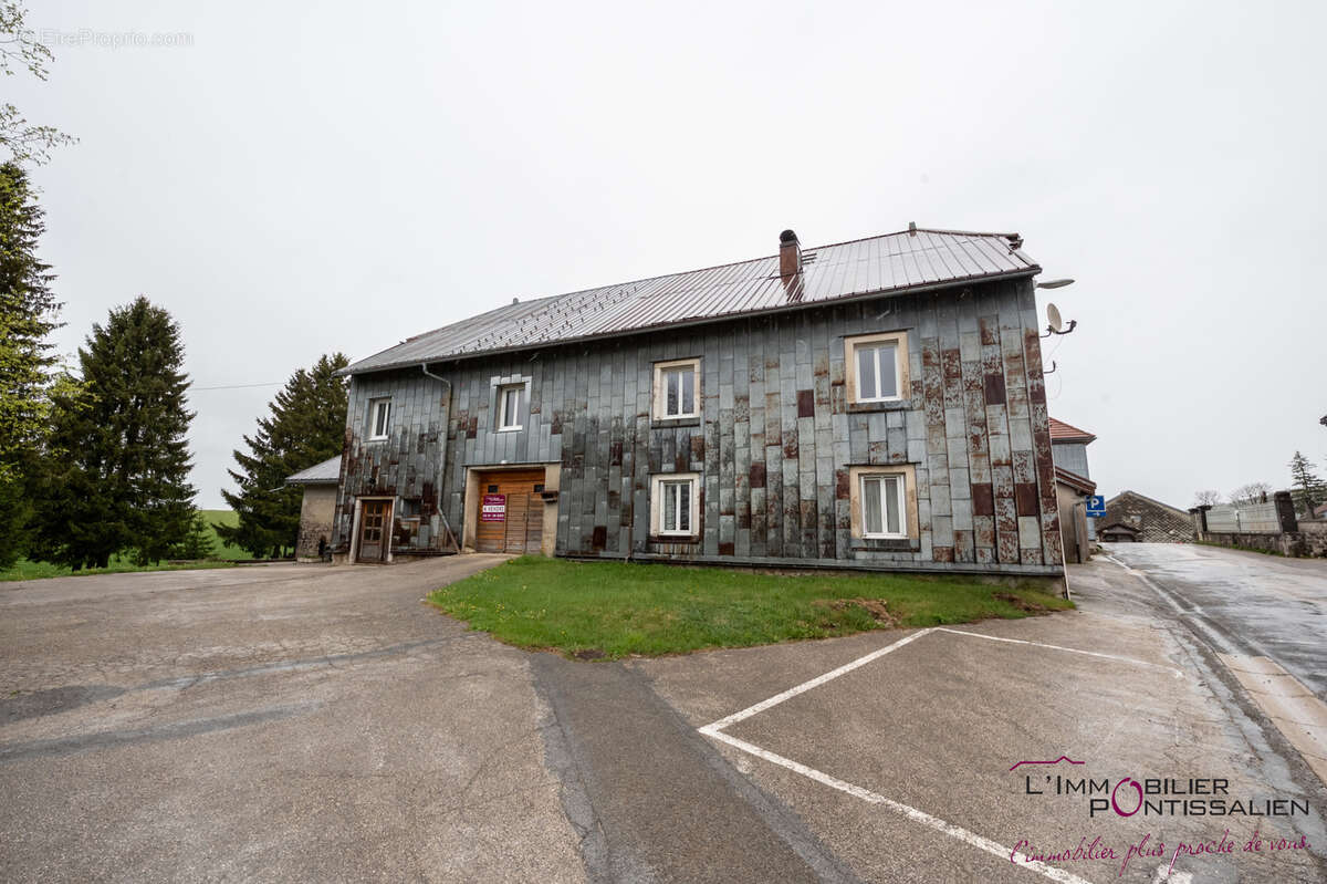Maison à CHAPELLE-DES-BOIS