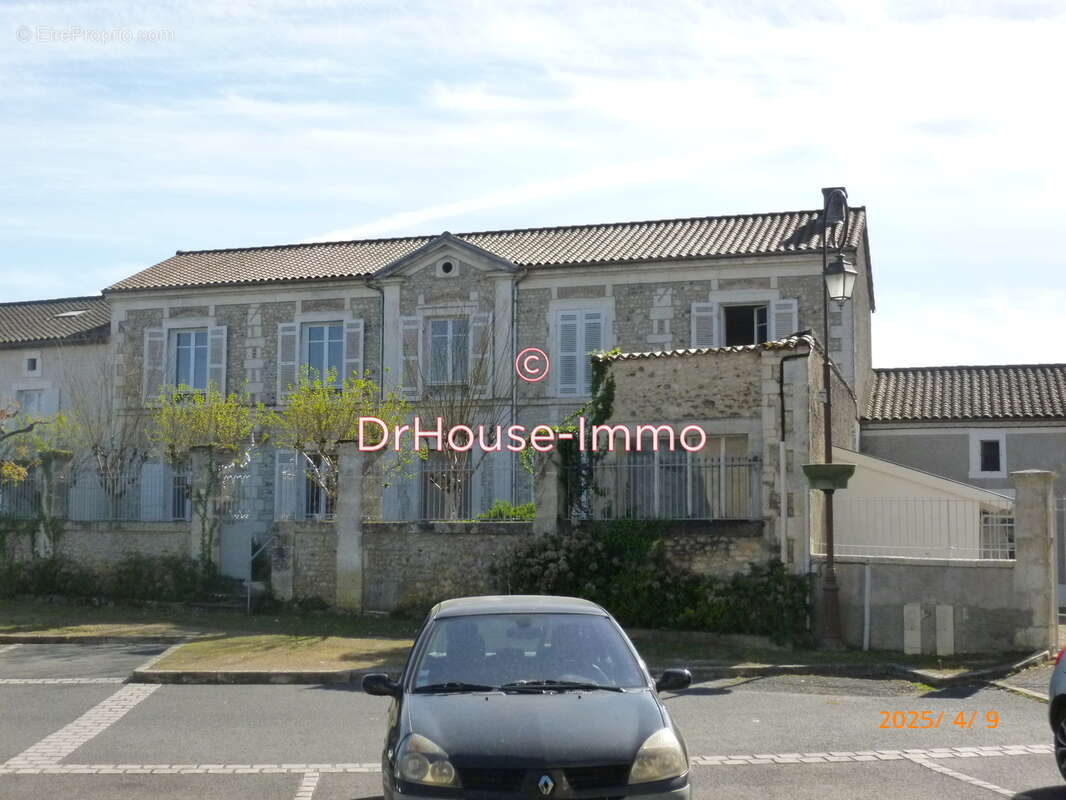 Maison à RAZAC-SUR-L&#039;ISLE