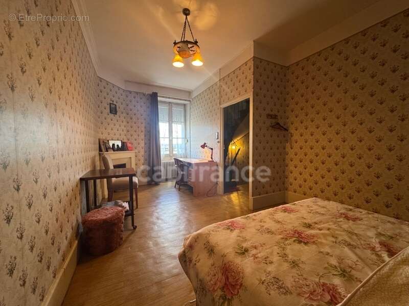 Maison à AUNAY-EN-BAZOIS