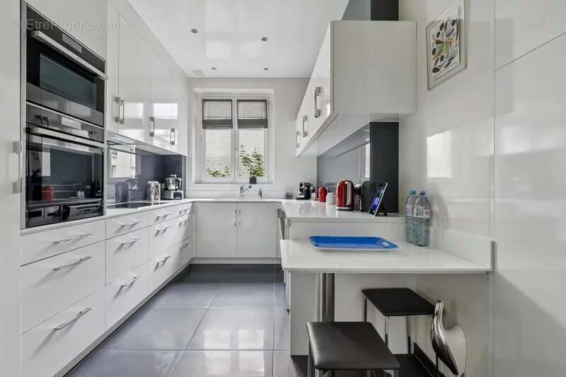 Appartement à NEUILLY-SUR-SEINE