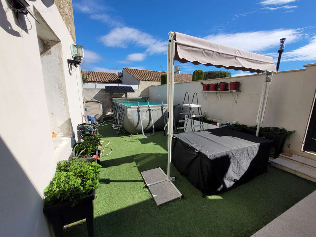 Fleury d'Aude Vente en nue-propriété Appartement de type 3 bis, avec terrain de 90 m2 parking. - photo 2