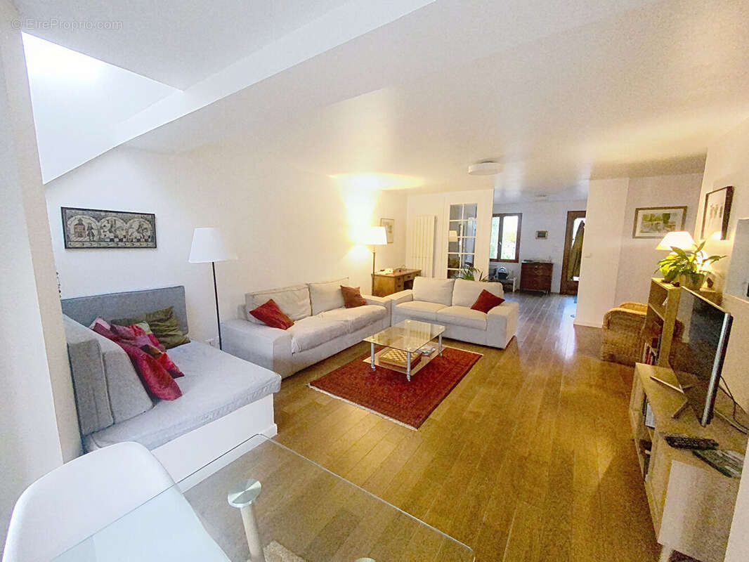 Maison à SAINT-MAUR-DES-FOSSES